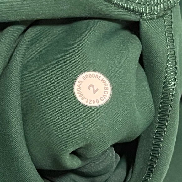 Lululemon Invigorate High-Rise Crop 23"
Everglade Green - Picture 9 of 9